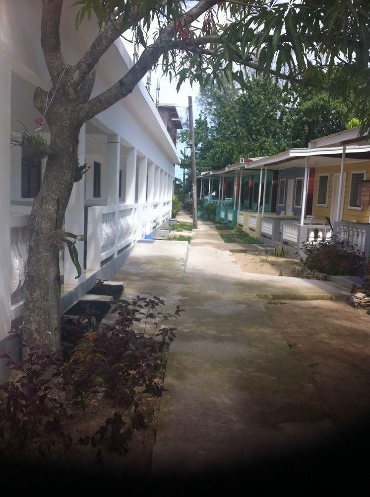 Roots Bamboo Beach Resort Negril Exterior foto